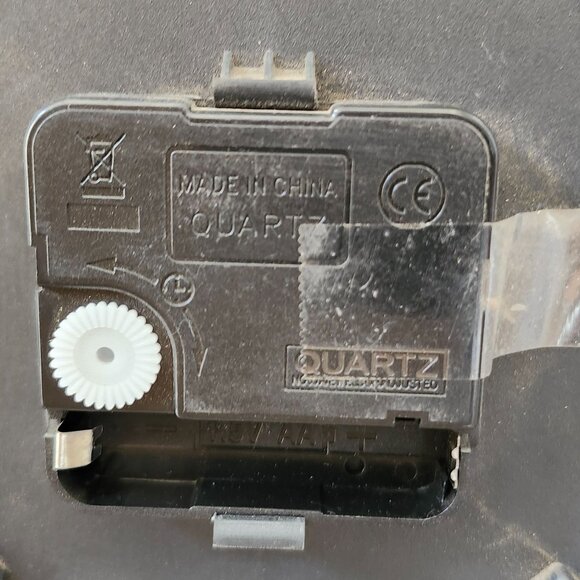 Snap-On Tools Round 14in Wall Clock Flaming Cadillac Convertible Silver Frame - Picture 4 of 4